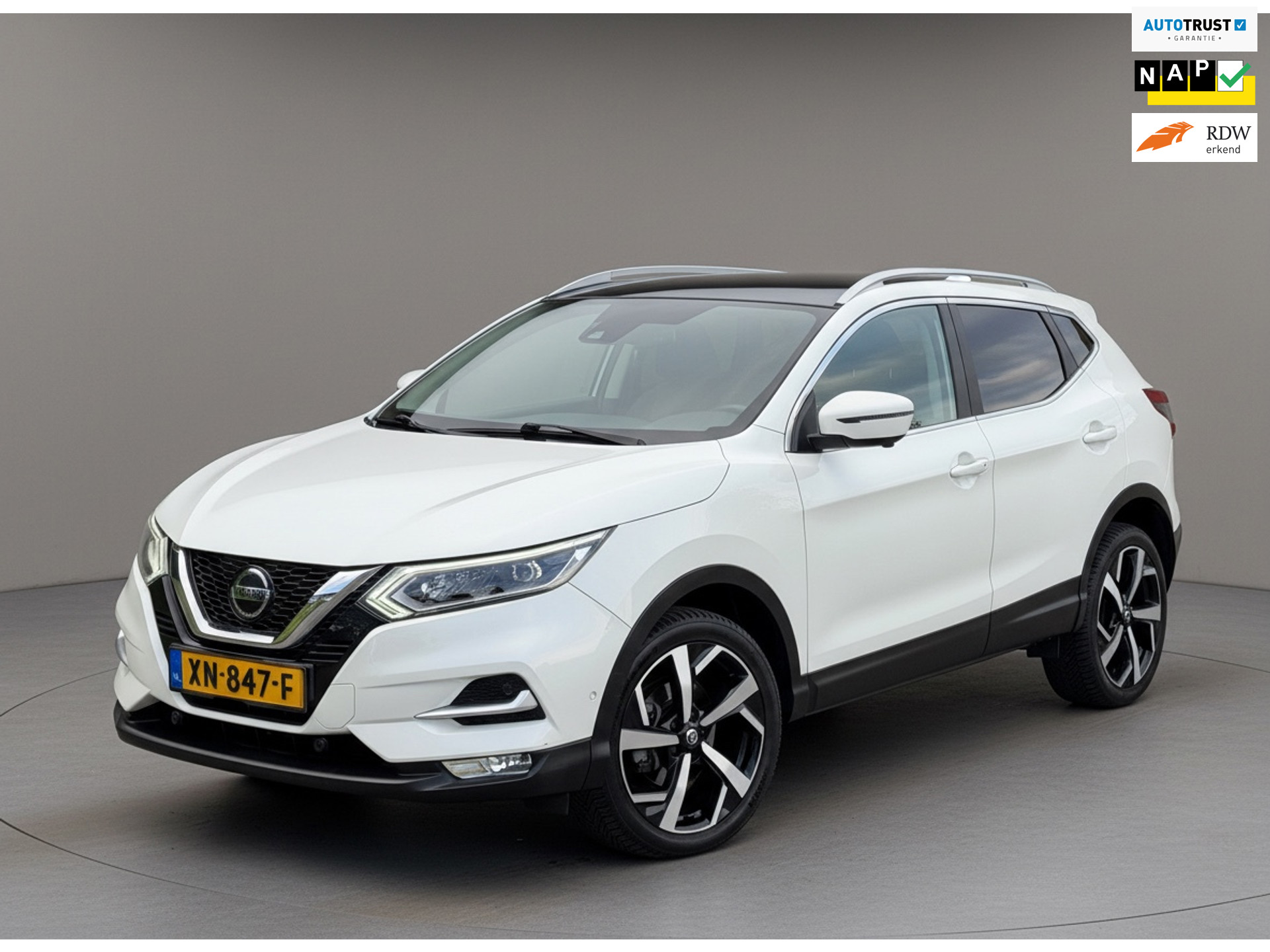 54806939-34.jpg